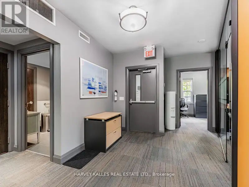 Custom Built Mixed-use Office/residential Property in Thornhill Village, 2013 Award Winner