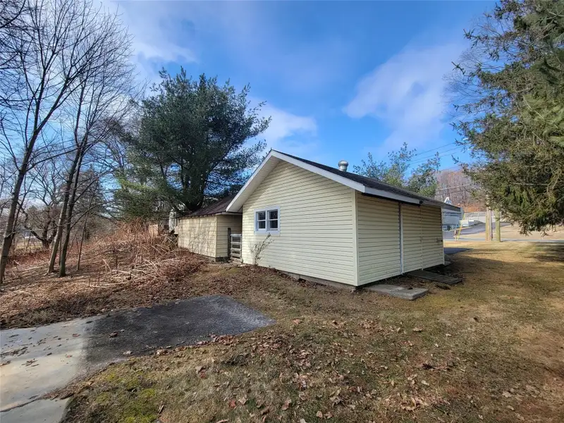 Mixed-use Property in Prime Location with Residential and Commercial Potential