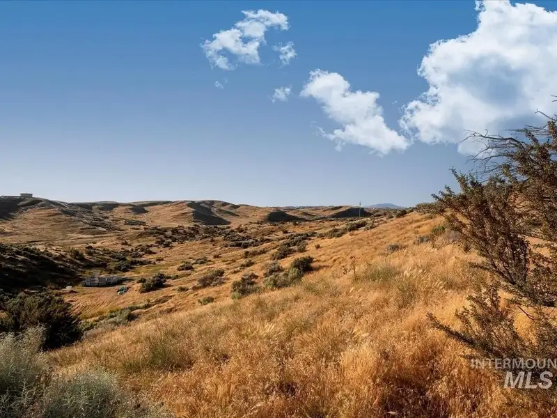 Hilltop Winery and Event Center with Custom Home and 360-degree Views in Eagle, Idaho