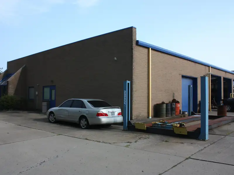 Turnkey Auto Shop with 12 Lifts and Storage Near 275 and Cvg Airport