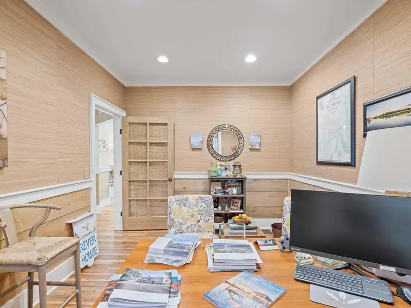 Centrally Located 3761 Sq Ft Office Space in Pawleys Island with Ample Parking