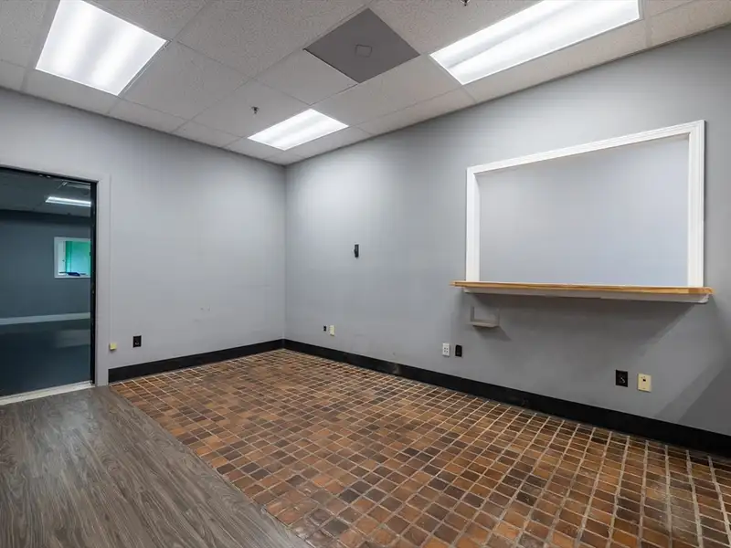 Industrial Building for Lease in North Reading with Office and Warehouse Flexibility