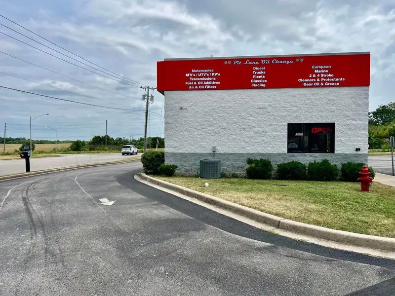 High-traffic B-3 Zoned Commercial Property on Lexington Rd. with Automotive Facility