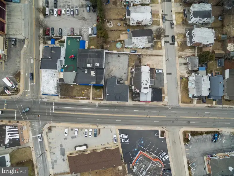 Standalone Commercial Building with Apartment on Macdade Boulevard