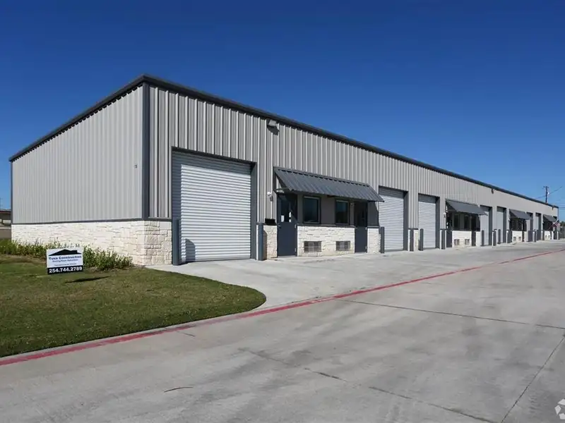 Versatile 1,500 Sq. Ft. Warehouse Space Near Major Highways