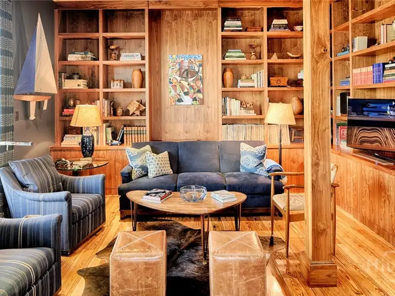 Chic 2-story Mixed-use Building in Prime Location with Commercial Space and Urban Loft
