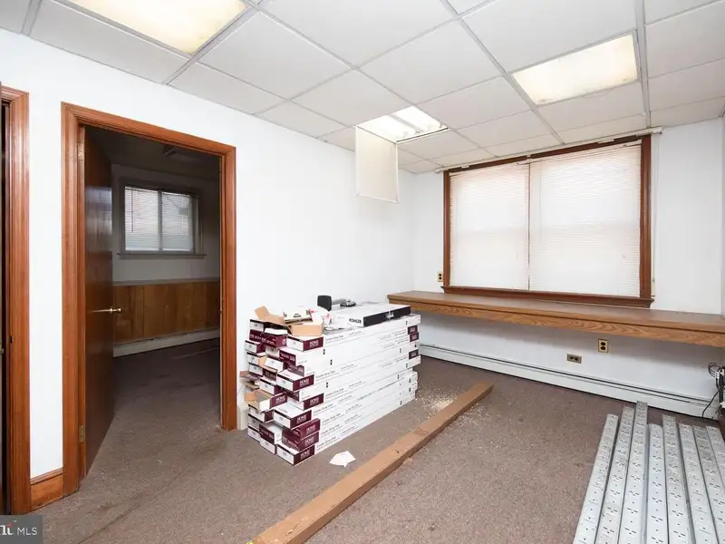 Commercial Property with Office and Warehouse Space in Norristown, Ideal for Multiple Tenants