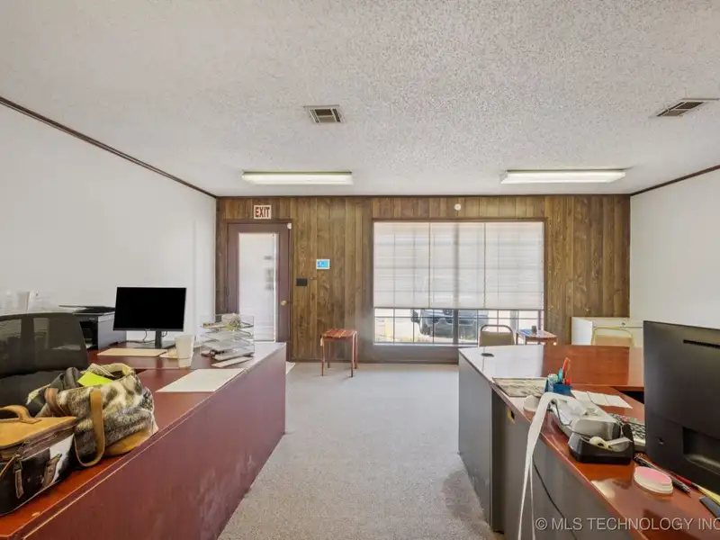 Fully-occupied Office Suite Building in Downtown Checotah with Five Units