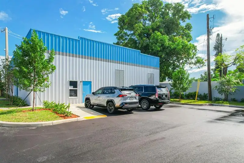 10,000 Sq Ft Warehouse Space for Lease in Pompano Beach, B-4 Commercial Zoning