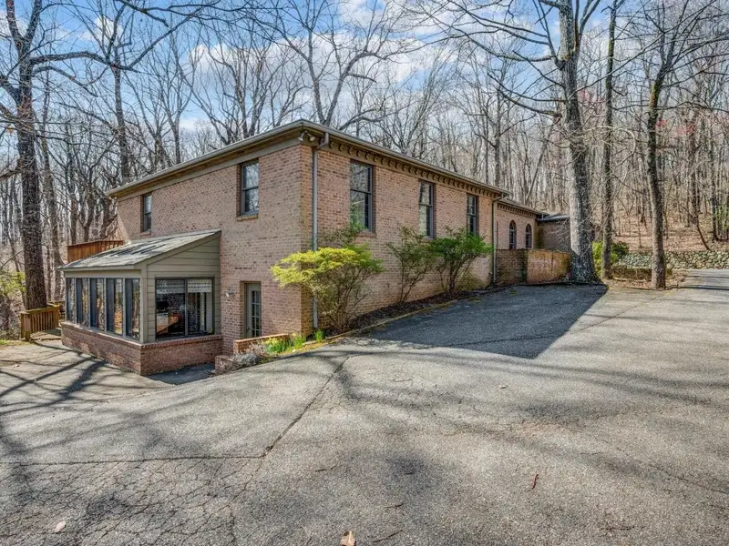 5-acre General Business Property with Office Building Near Liberty University and Airport