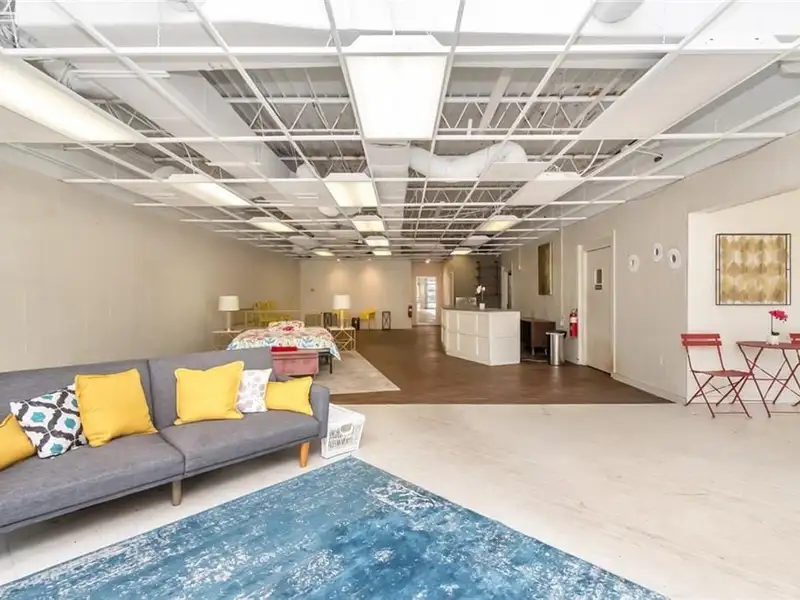 Prime Commercial Space with Dual Storefronts in Midtown, Mobile