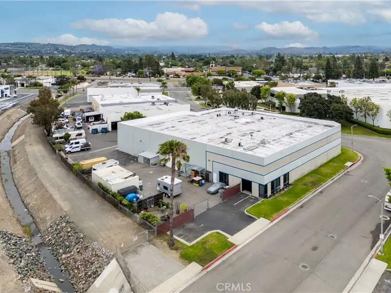 Versatile 21,447 Sq Ft Industrial/office Property in Orange's Thriving Commercial District