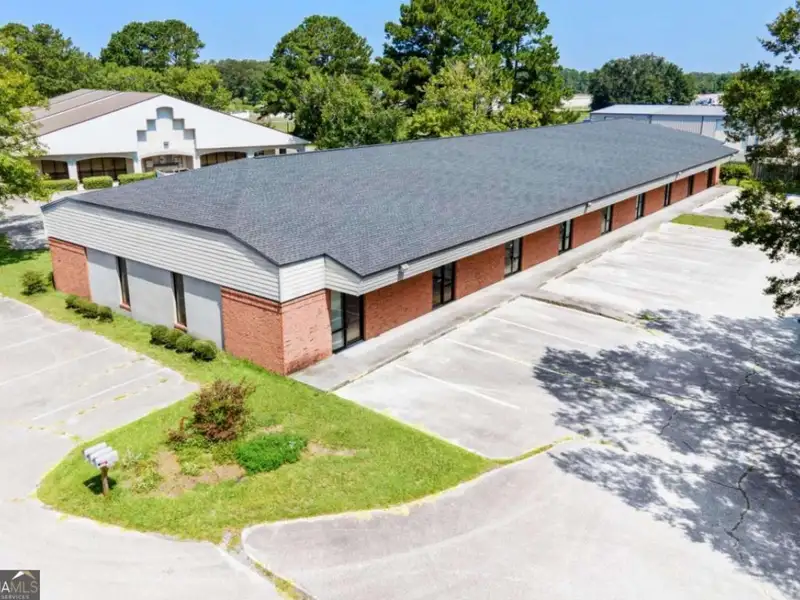 9,000 Sqft Industrial Building on 1.03 Acres in St. Marys, Ga