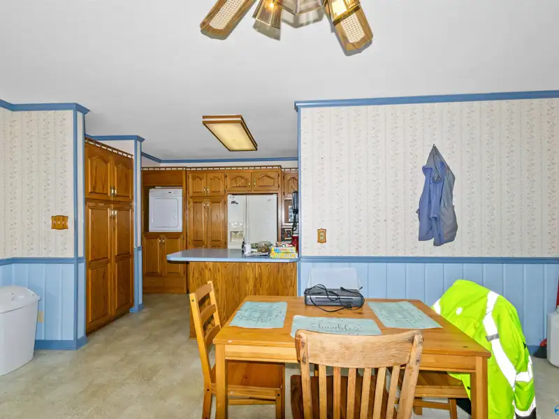 Versatile 2000 Sqft Home on 1.40 Acres in High-growth Huntsville Area