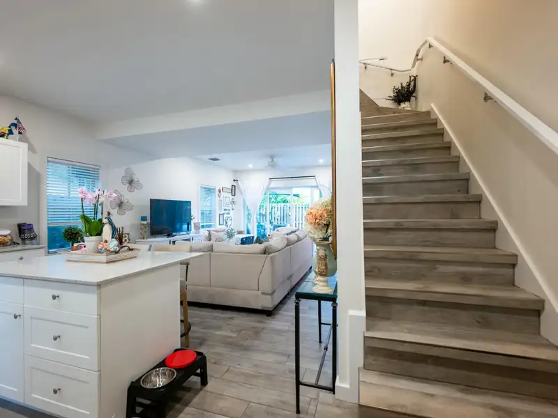 Mixed-use Compound with Residential and Commercial Units in Key West, Built 2021