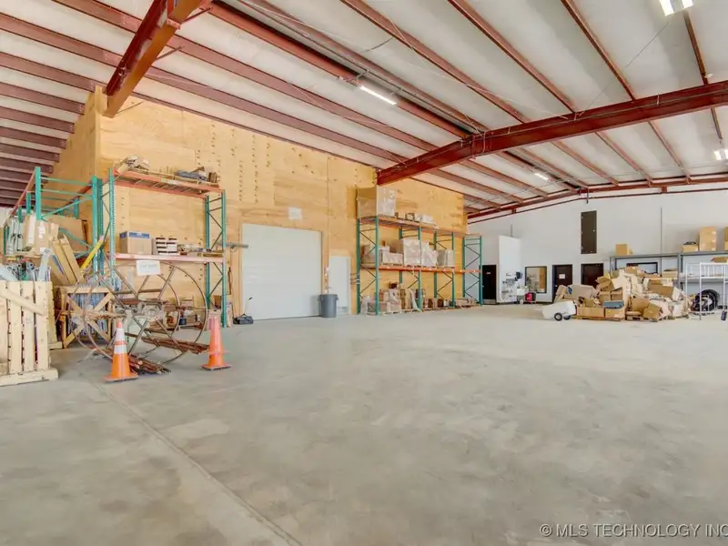 Fully Leased Office/warehouse with Nnn Lease in Prime Location, 45,000 Sf Yard Space