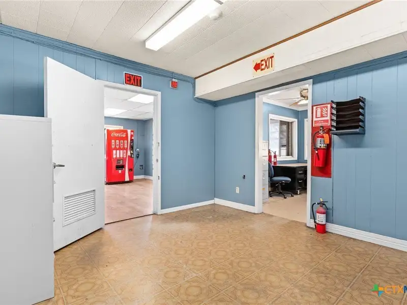 High-visibility Industrial Property with Multiple Access Points in Killeen Area