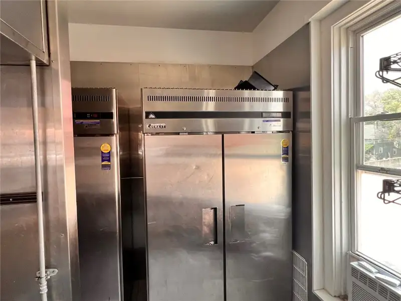 Turn-key Restaurant Space for Lease in Mt. Vernon with Fully Equipped Kitchen