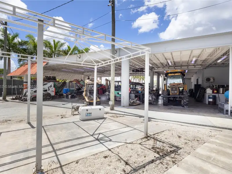 Industrial Property with 3,500 Sq.ft. Building on 1.07 Acres in Homestead, Fl