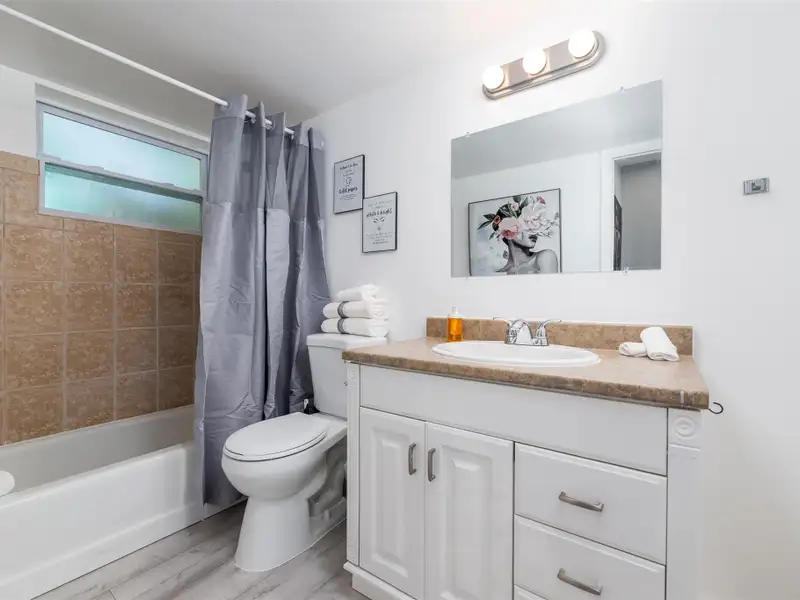 Turnkey 6-unit Airbnb Property in Prime Wilton Manors - Fully Renovated and Furnished