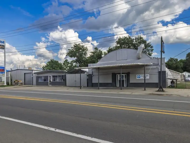 Profitable Auto Glass Repair and Body Shop with Expansion Potential in Hempstead County, Arkansas