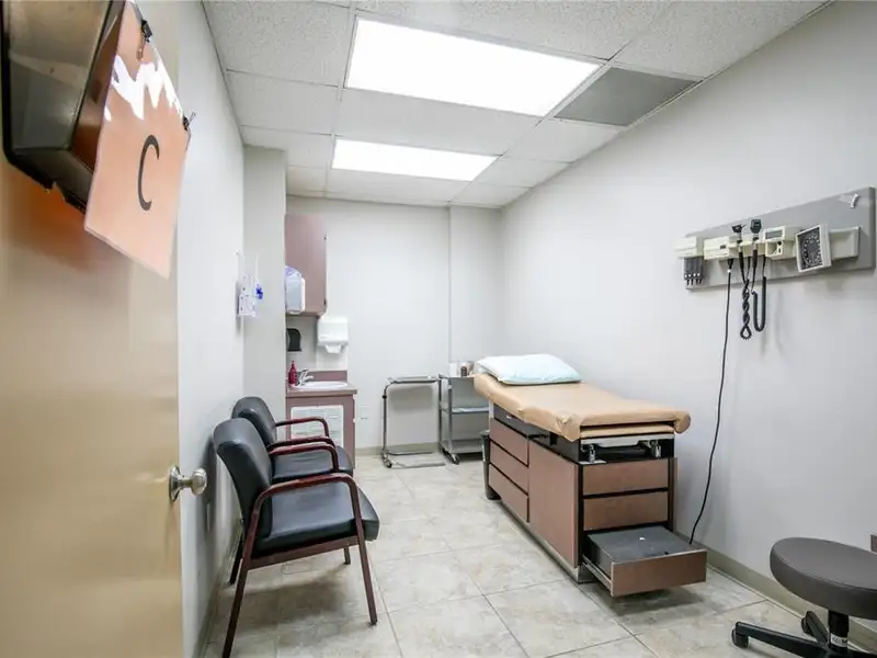 Medical Office Building for Sale in Prime Clermont Location with Ample Parking