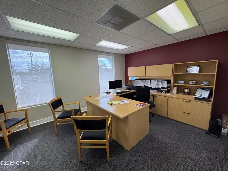 Commercial Office Building for Lease in Central Panama City, Ideal for Charter School or Medical Use