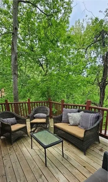 Charming Airbnb Cottage on Historic Loop with Upgrades and Large Entertaining Deck