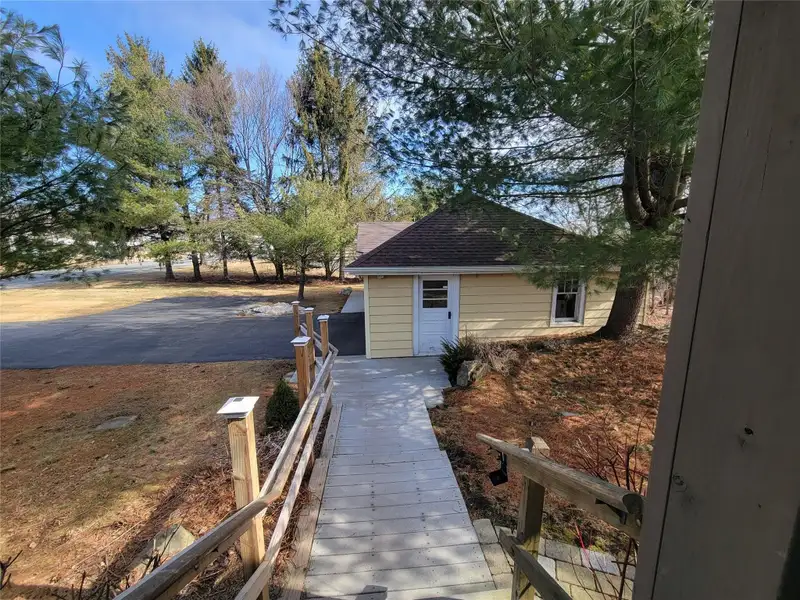 Mixed-use Property in Prime Location with Residential and Commercial Potential