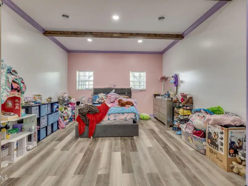 Custom Barndominium on 3 Acres with Pool and Income-generating Garage in Tennessee