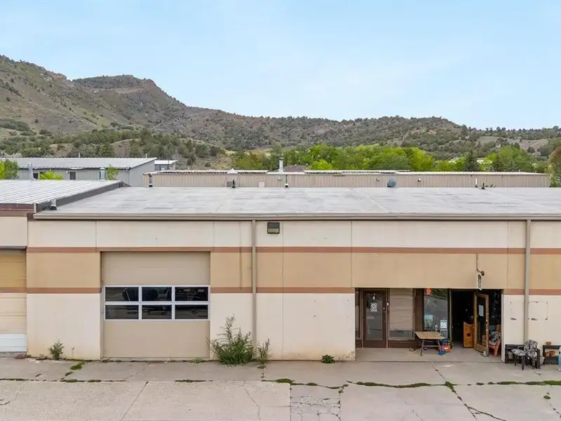 Industrial Office/warehouse Space in Bodo Park with On-site Parking and City Utilities