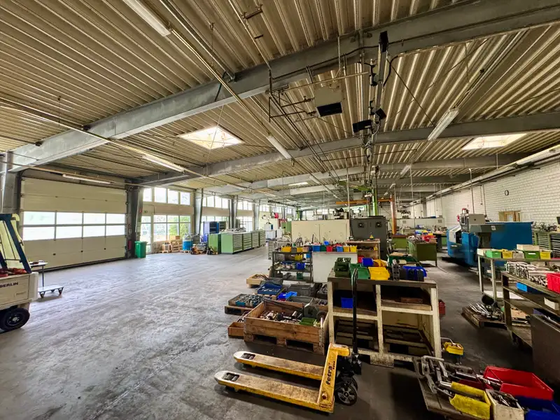 Versatile Commercial Property for Sale: 6,604 M² with Production Halls and Office Space