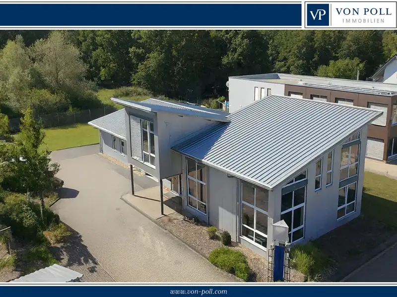 Versatile Commercial Property with Offices and Garden in Prime Location, 491 M² Usable Space