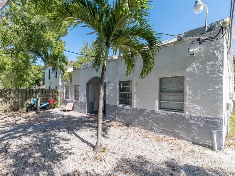 5-unit Multifamily Property in Miami's Opportunity Zone with Development Potential and Upgrades