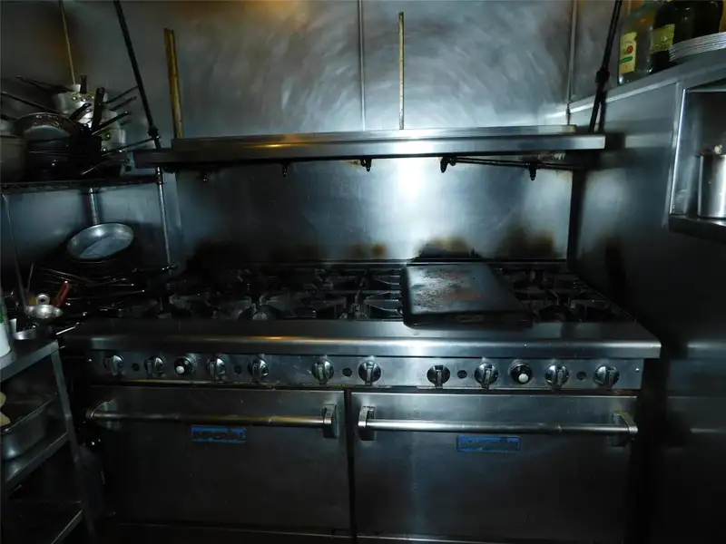 Turnkey Pizza Restaurant for Sale in High-traffic Location with Essential Equipment Included