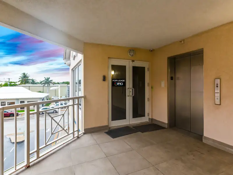 Flexible Open Plan Suite with Elevator Access in Crown Square, George Town