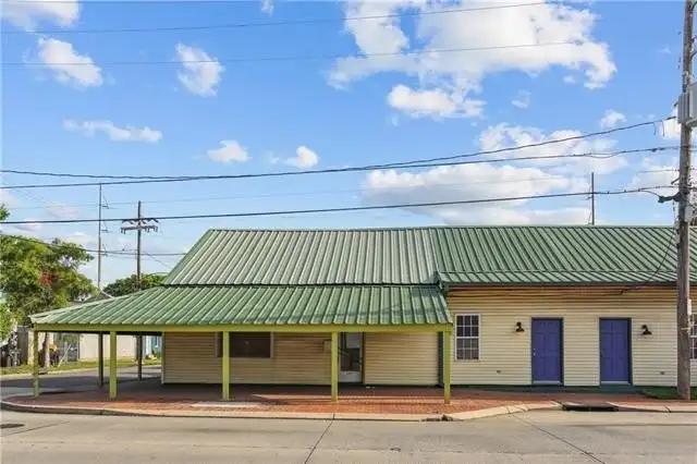 Uptown Commercial Space with Outdoor Patio and Parking - 1844 Sf White Box Ready