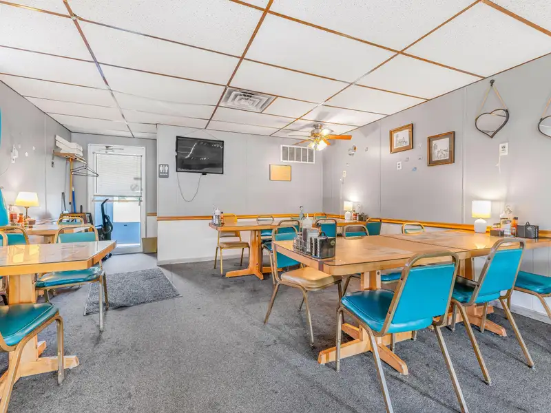 Cozy Diner with Pole Barn on 3 Acres Across from Pine Lake