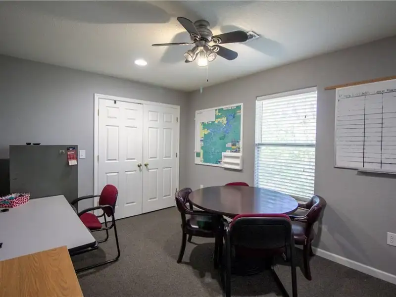 Commercial Building with Office Space Near Hwy 12, Close to Beaver Lake and Prairie Creek Marina