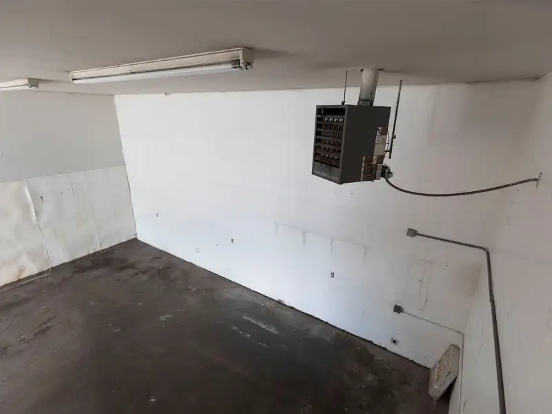 Large 30'x40' Shop with Office and Storage Near N Reserve and Interstate 90