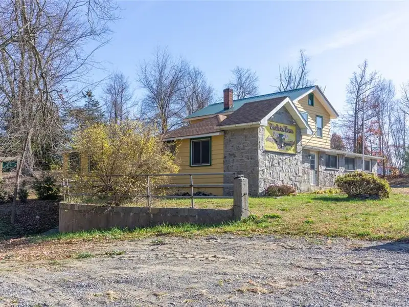 Mixed-use Property with Restaurant Space and Apartment in Tivoli, Ny