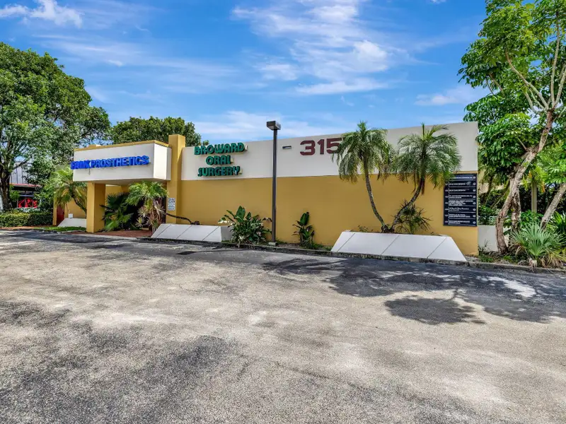 Freestanding Medical/office Building in Desirable N University Drive Location