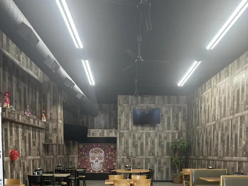 Versatile Commercial Restaurant with Warehouse and Apartment in High-traffic Location