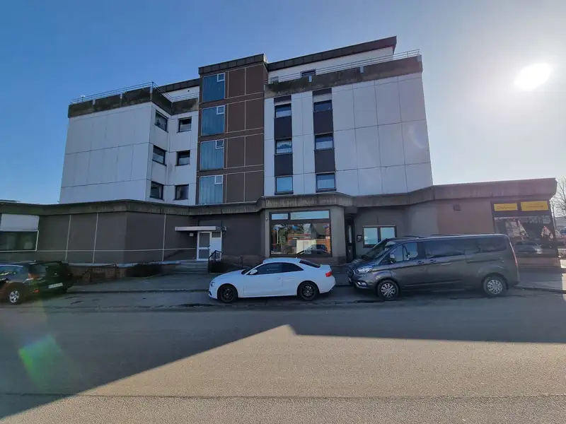 Four Commercial Units in Prime Altdorf Location with Diverse Tenant Opportunities