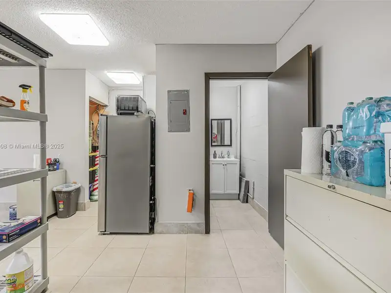Office Warehouse with Dedicated Space in Kendall Park Commercial Area
