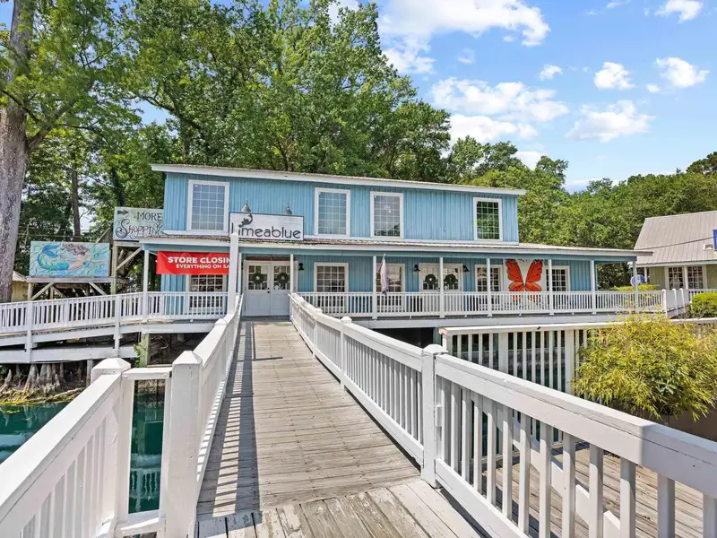 Retail Space for Lease in Pawleys Island's Island Shops - 1,722 Sf
