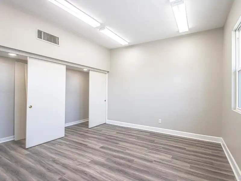 Remodeled Commercial Building Near I-630, Downtown Little Rock – Ideal for Office or Apartment