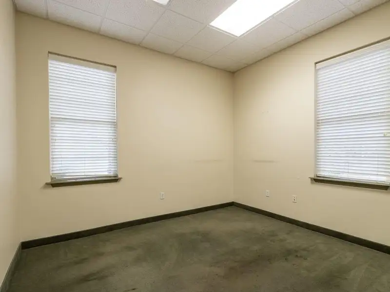 Freestanding Medical Office Near North Florida Regional Medical Center with Multiple Exam Rooms