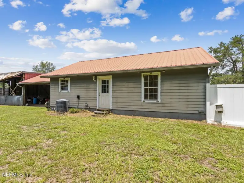 5.04-acre Mixed-use Parcel with Home and Shop in Nassau County