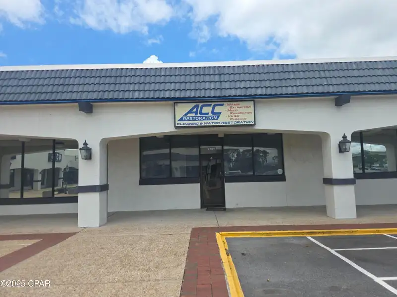 Retail Space for Lease in Beachwalk Center, 1,200 Sq Ft, High Traffic Area